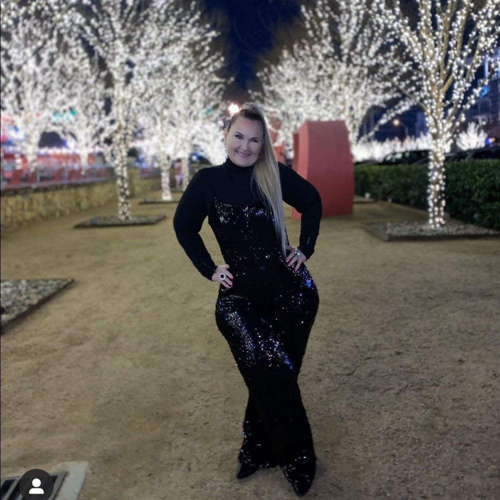 DRESS THE POPULATION SEQUIN JUMPSUIT.